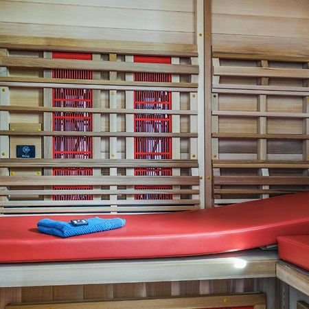 Nice Home In Heinkenszand With Sauna Exterior foto